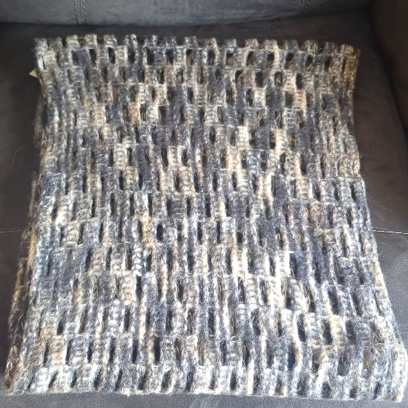 🏷️LAST CHANCE SALE $5 ITEM🏷️Chunky Scarf wrap - Picture 3 of 4